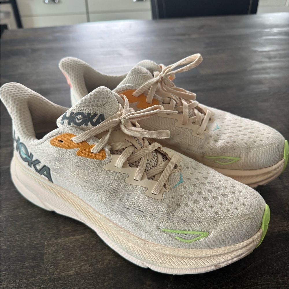 Hoka Cliffton 9 Cream Women’s Sneakers